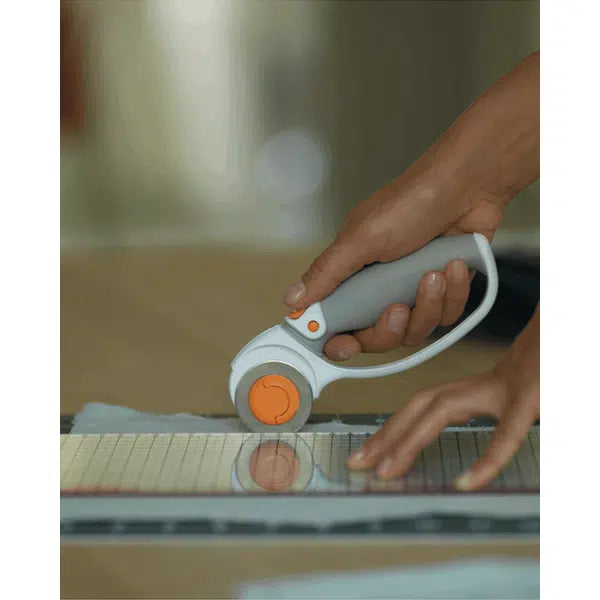 Fiskars Rotary Cutter - 45mm – view 4 – Truro Fabrics