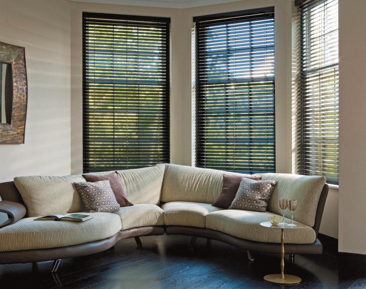 Made-to-measure roller & Venetian blinds in Cornwall project image