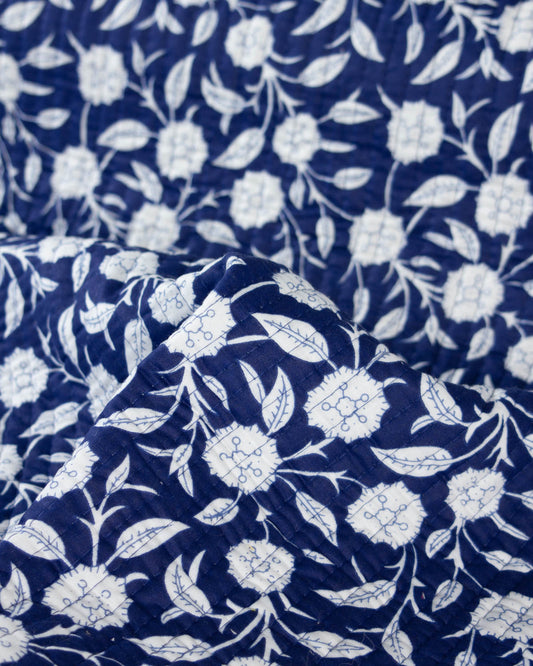 Reversible Quilted Cotton Fabric – Indigo Blossom