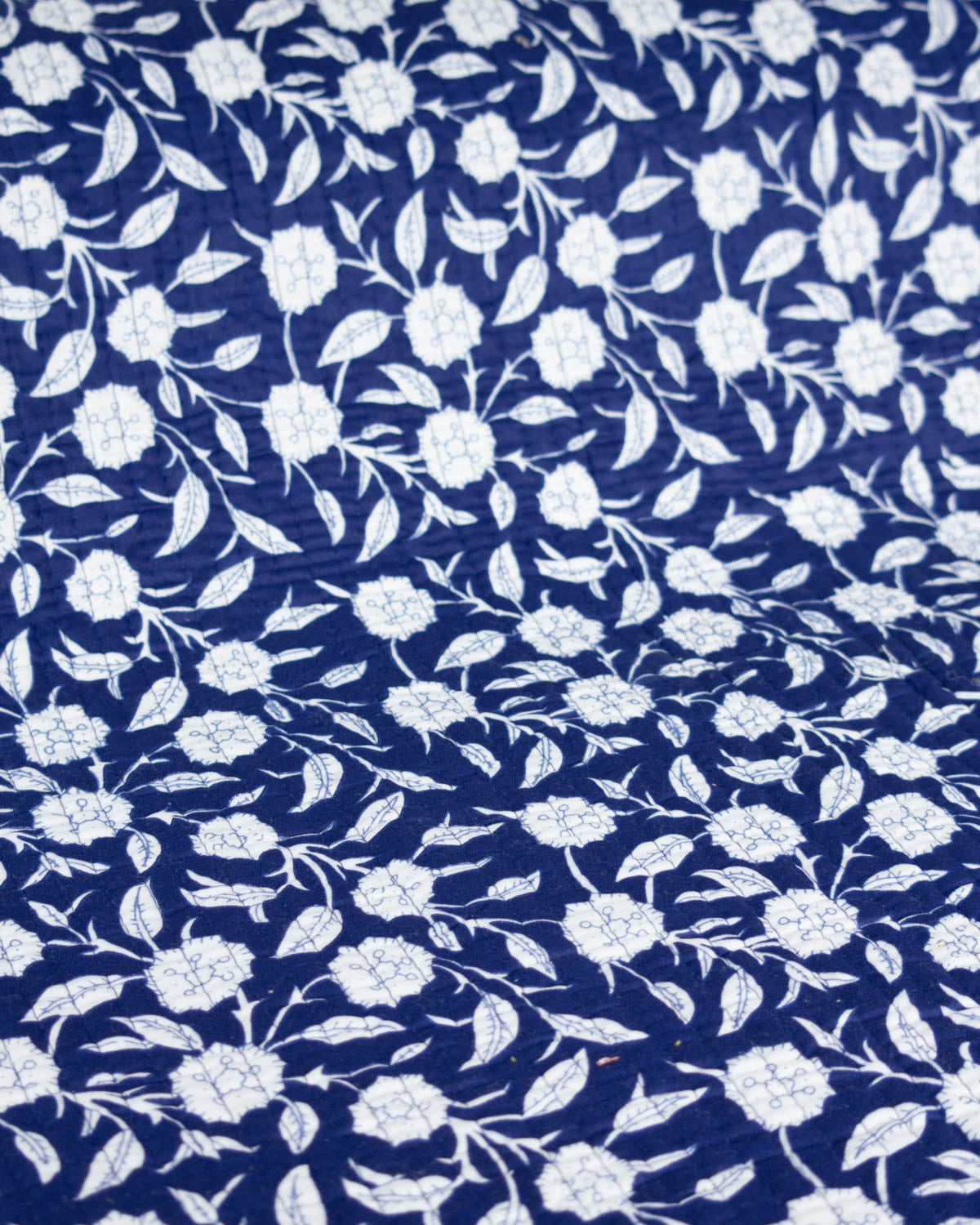 Reversible Quilted Cotton Fabric – Indigo Blossom