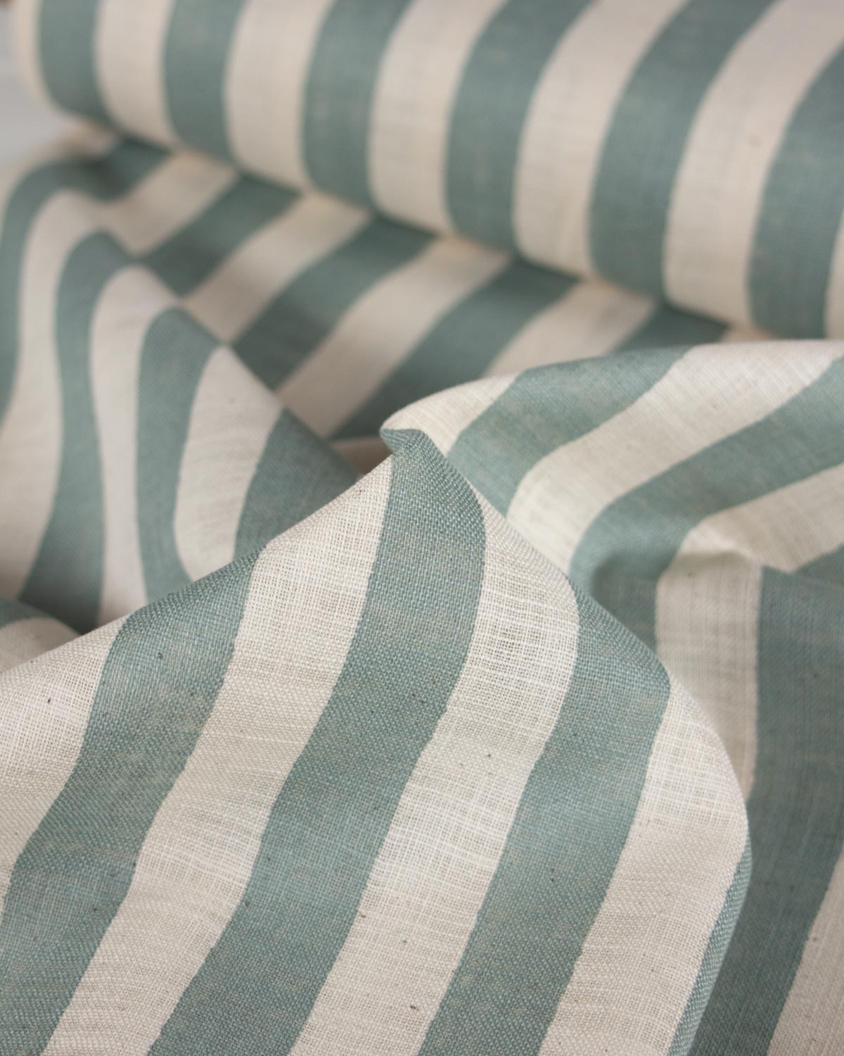 Japanese Linen Look Cotton Fabric – Freehand Stripe Jadeite