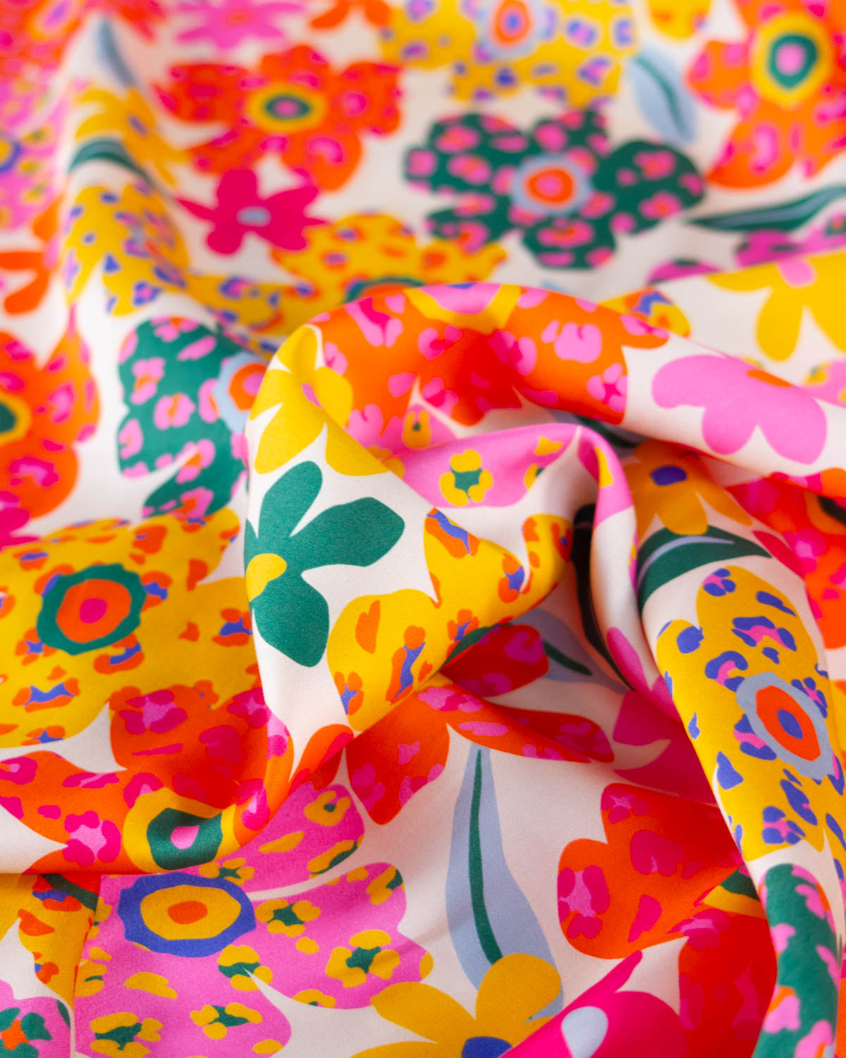 Lyocell Sateen Fabric – Leopard Daisy