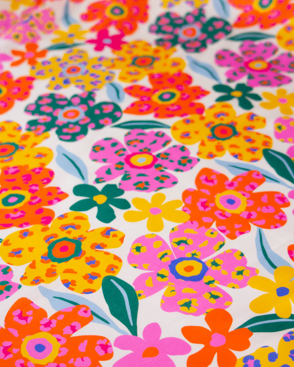 Lyocell Sateen Fabric – Leopard Daisy