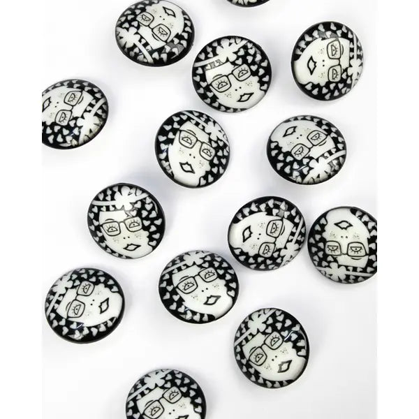 Button - Gretchen - 22mm – Truro Fabrics