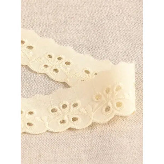 Cotton Broderie Lace Trim – 30mm – Flowerbud Cream – Truro Fabrics
