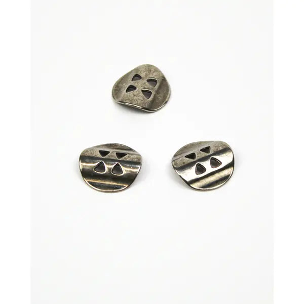 Button - Curve Coin Nickel - 23mm – view 2 – Truro Fabrics