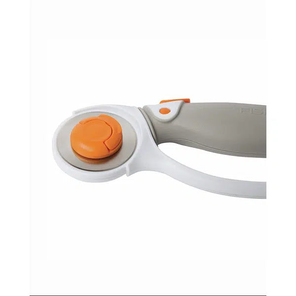 Fiskars Rotary Cutter - 45mm – view 3 – Truro Fabrics