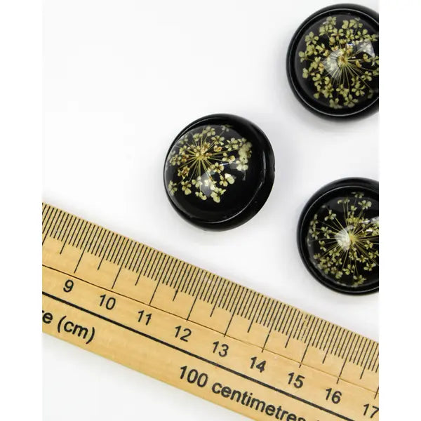 Button - Flower Press - 30mm – view 4 – Truro Fabrics