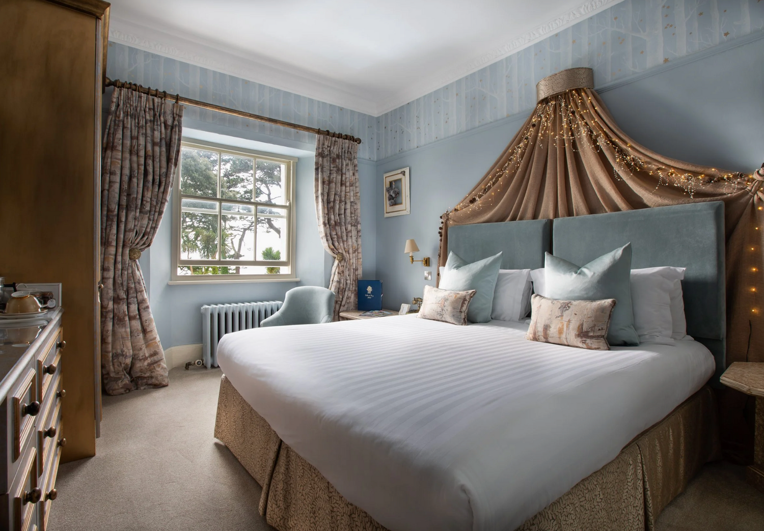 Made to measure curtains and soft furnishings for a hotel bedroom