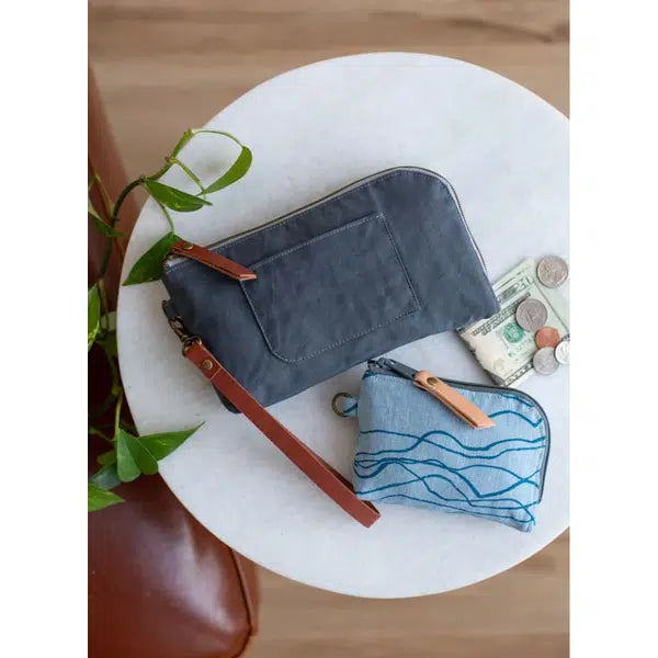 Noodlehead Sewing Pattern - Yarrow Wristlet & Pouch | Truro Fabrics