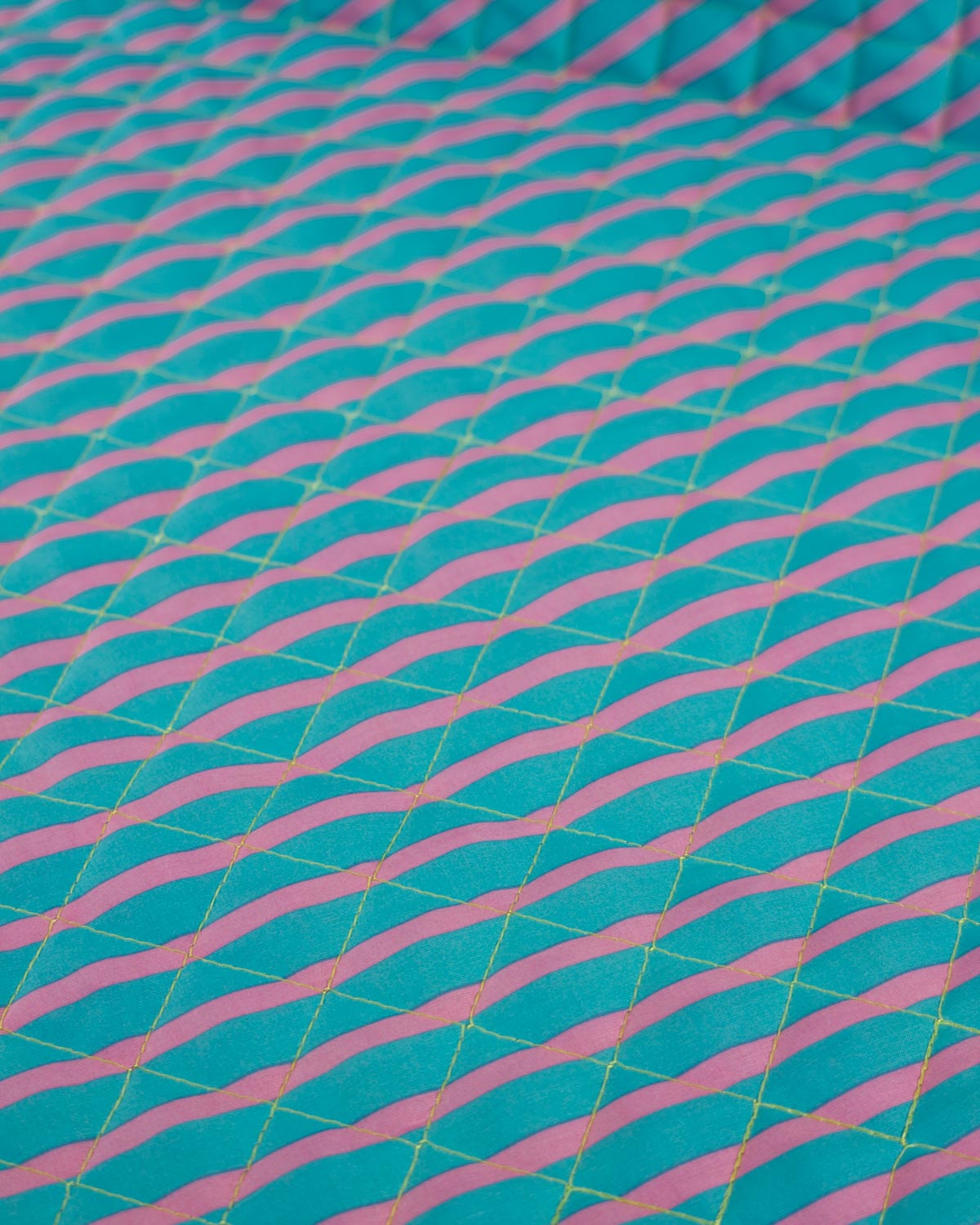 Reversible Quilted Cotton Fabric - Pink Lemonade